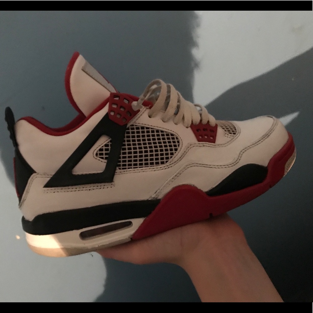 Fire red 4s